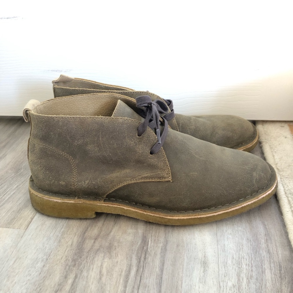 Banana Republic Olive Brown Suede Italian Leather Chukka Boots